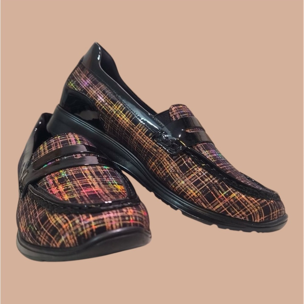 Walking Cradles Womens Sz 9.5 Plaid Leather Loafers Comfort Shoes Casual Preppy